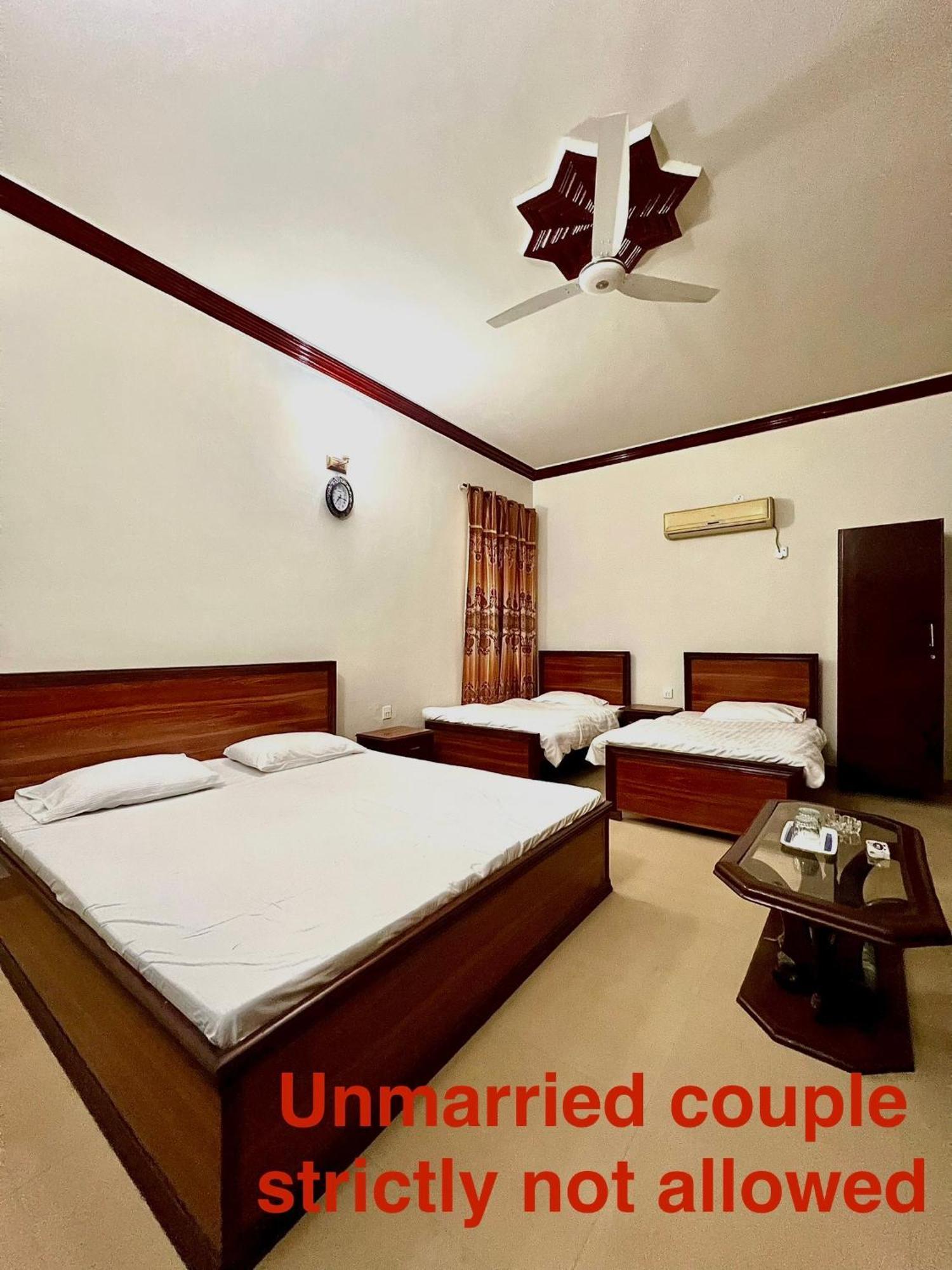 Babar House Hotel Faisalabad Exterior photo